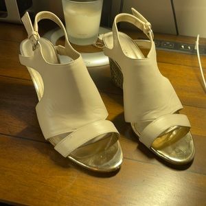 Bandolino size 9M sling back wedges